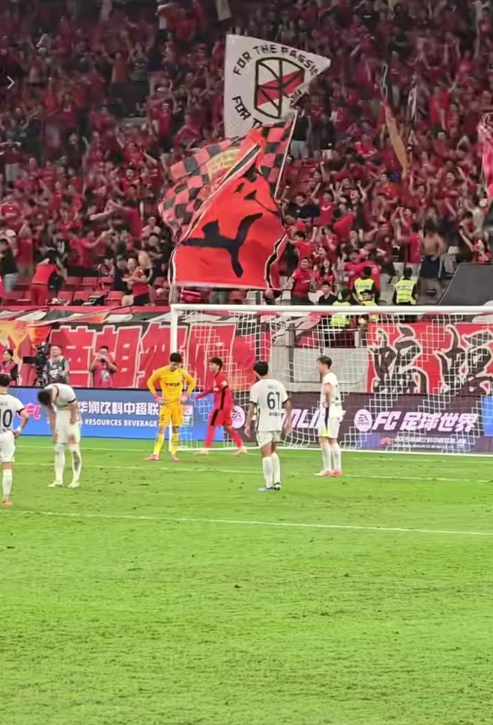 如果本赛季还是海港夺冠那是不是中超水平又下降了呢？海港夺冠就是三连冠了！但海港目