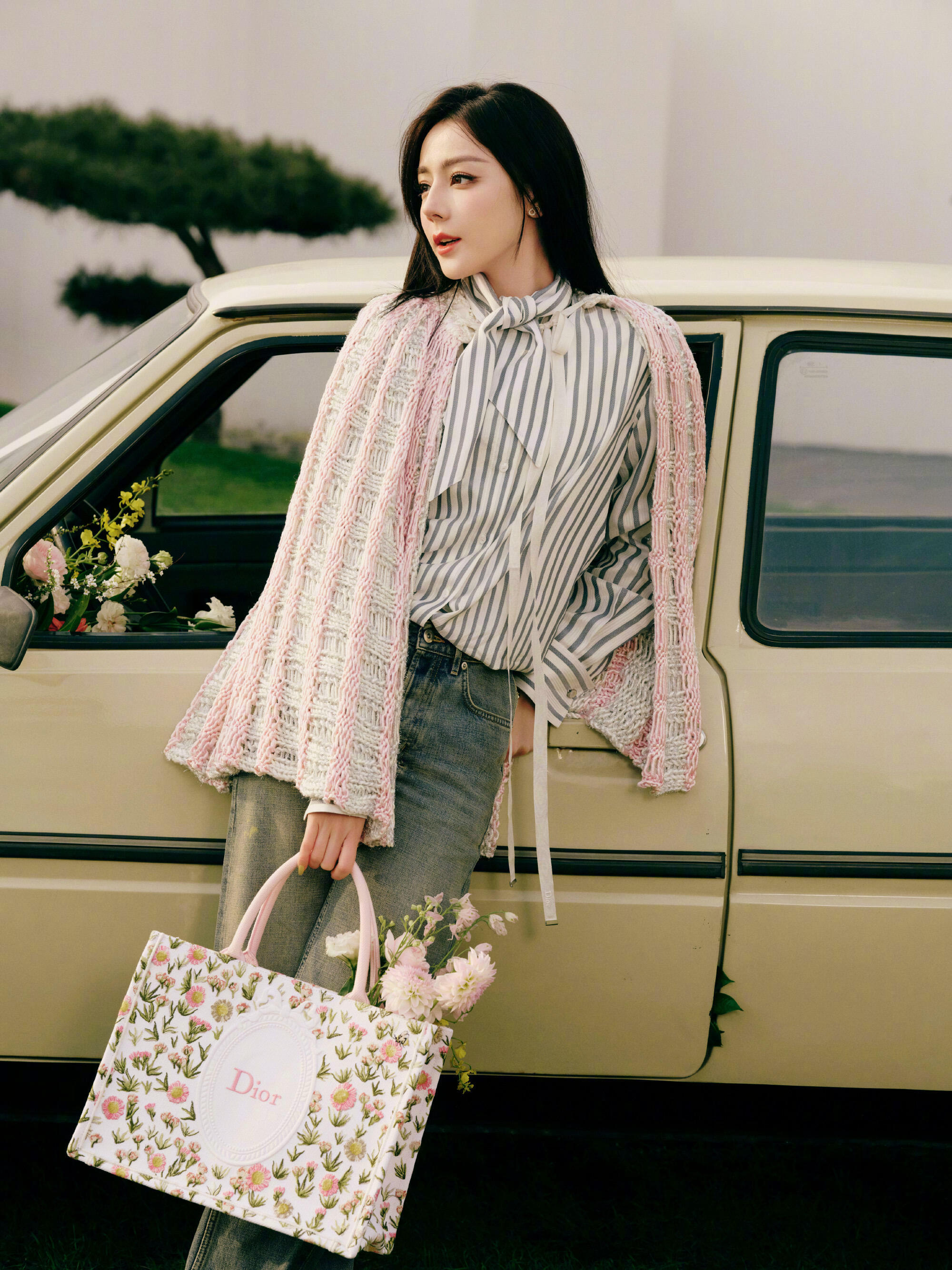 #早安咪语##迪丽热巴化妆王亚飞发型丽杰#春意浓～美神降临期待闪耀巴黎✨早安啊～