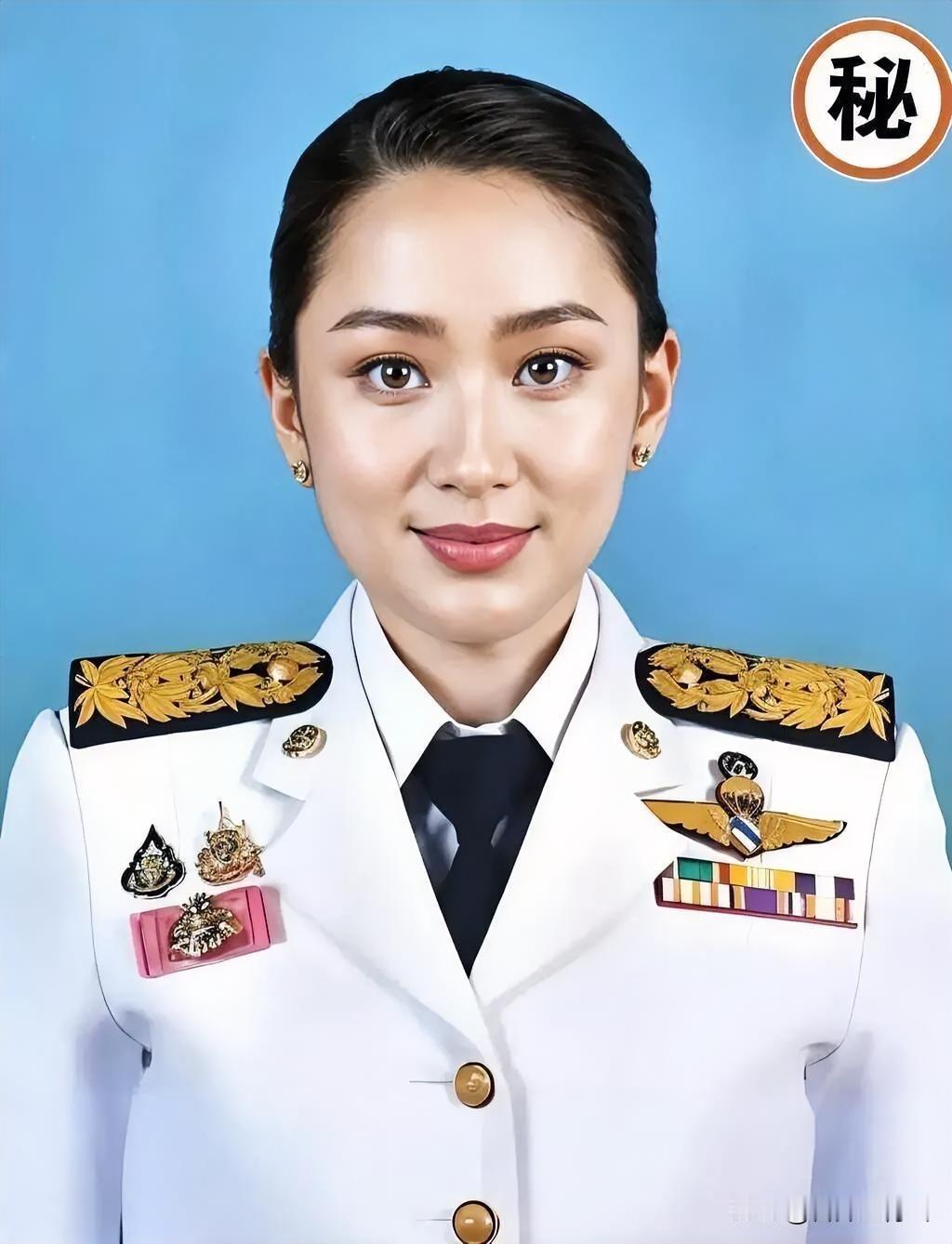 快讯，
泰国总理突然宣布了！

2025年12月4日，泰国总理阿努廷下达了一道命