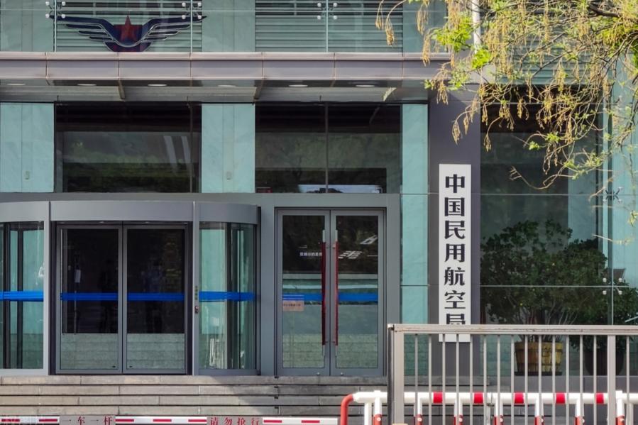 本就没眼色的高市，眼见中国新规即将落地，当即打出一记昏招，看似毫不关联，实则要继