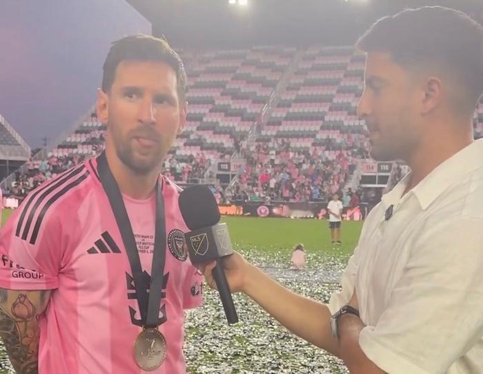 梅西率迈阿密国际首夺总冠军，荣膺季后赛MVP
迈阿密国际首夺总冠军梅西季后赛MV