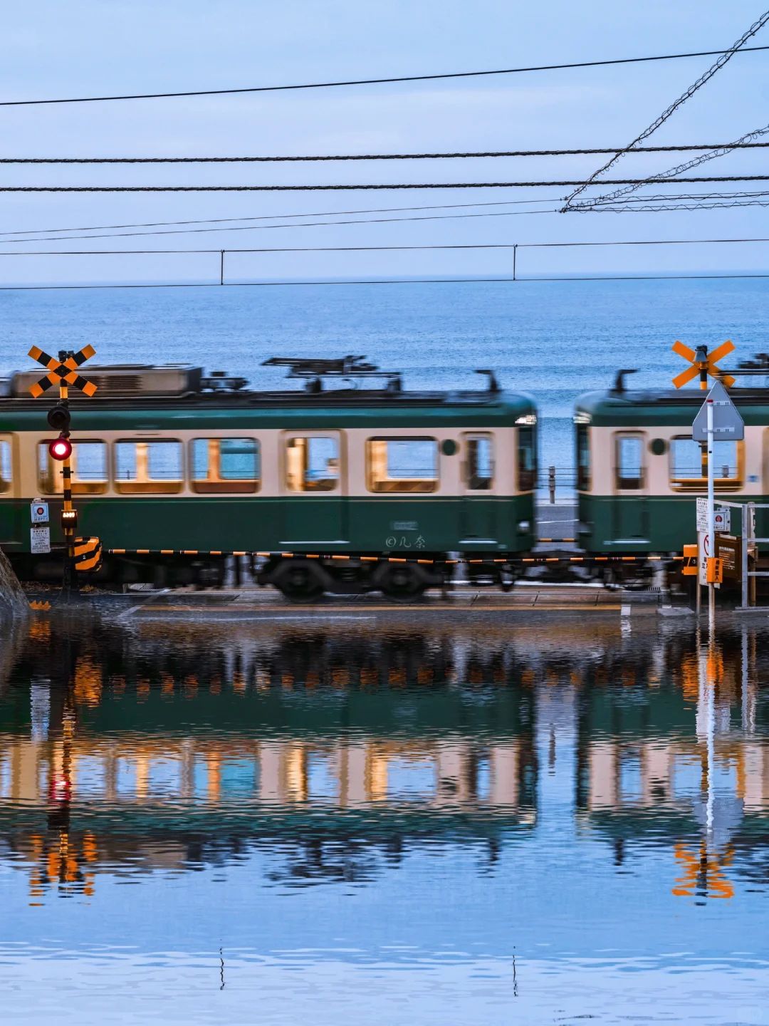 镰仓丨凌晨五点🚃我拍到空无一人的海岸列车