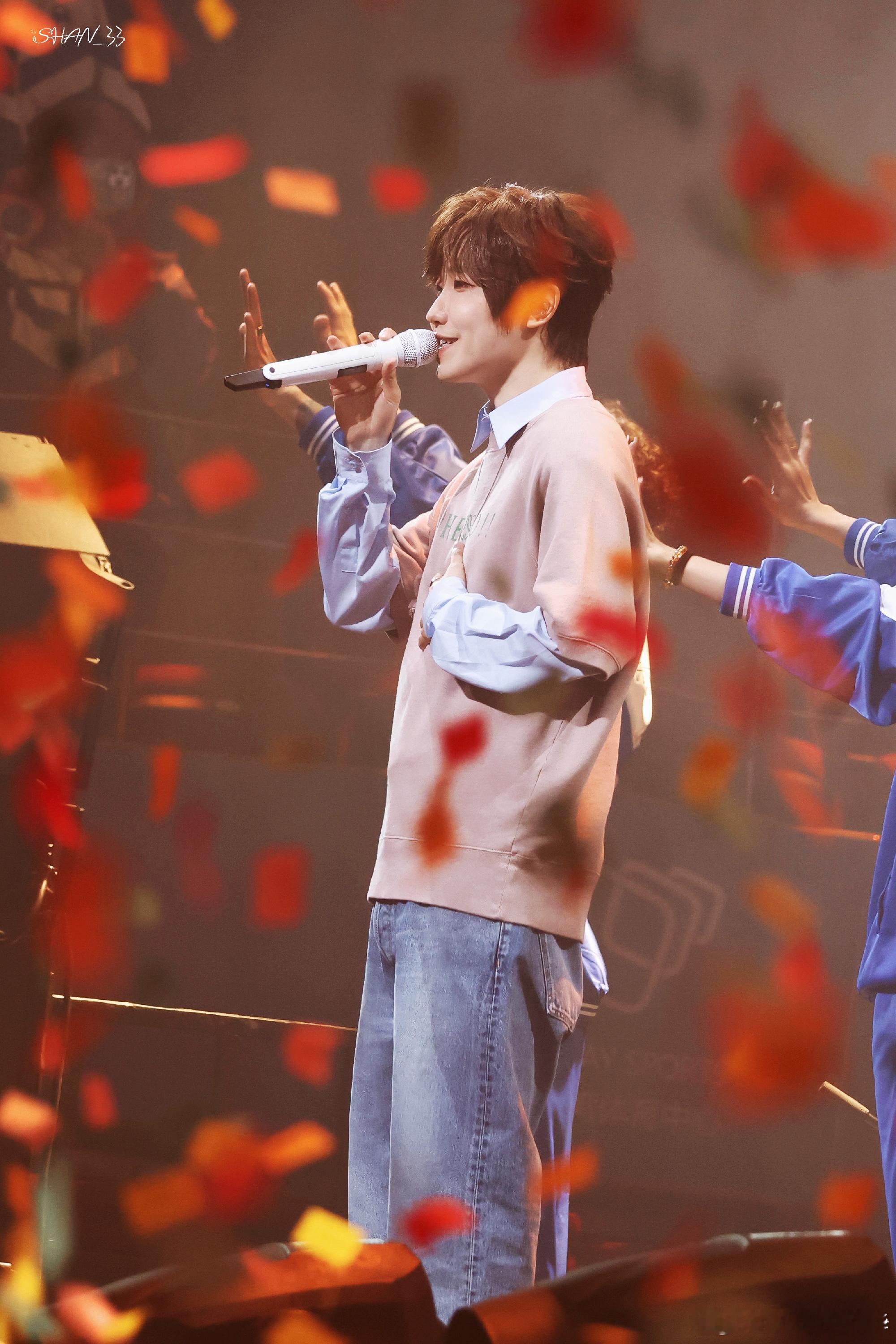 徐良徐良不仅有曲库还有题库徐良题库又更新了一场演唱会兼具听歌与答题乐趣，徐良持续