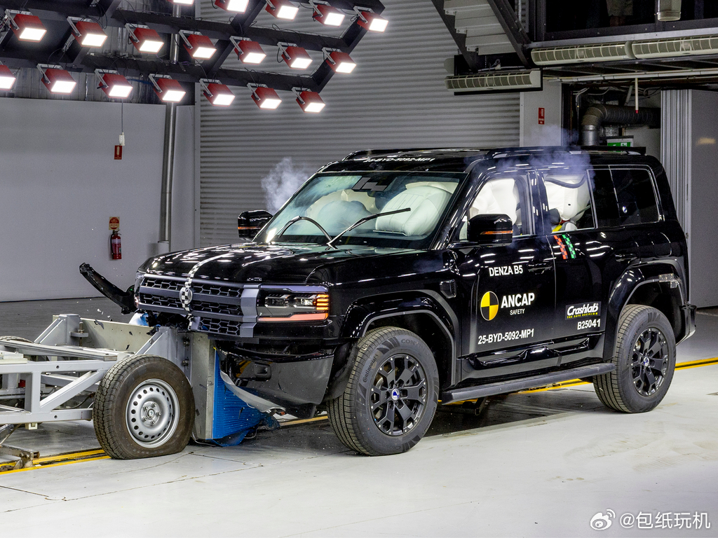 最近刷到方程豹豹5在澳洲ANCAP碰撞测试的新闻，看完还挺感慨的。这款车在海外叫