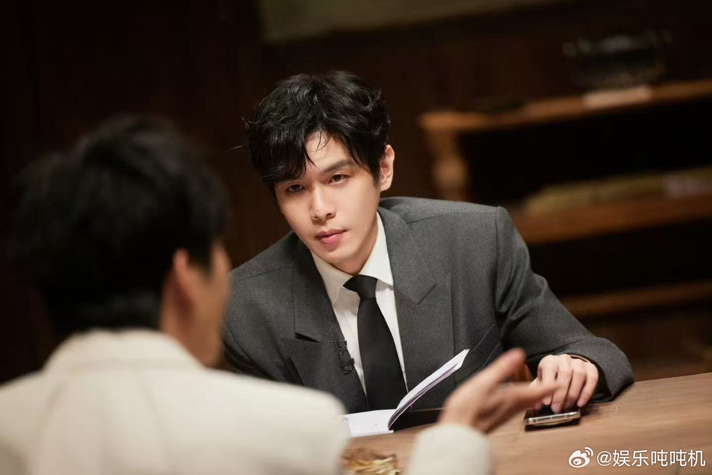 张若昀魏晨演我听到逆天八卦大侦探谁懂啊，张若昀魏晨听到八卦那一刻的表情，简直是演