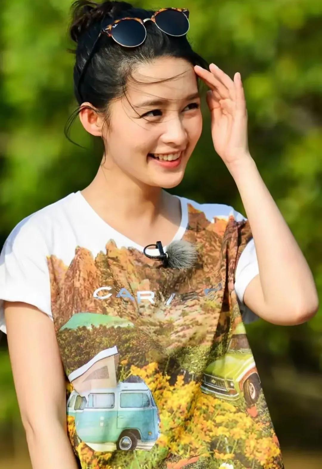 李沁和章若楠
你们觉得谁更美？有人说
如果是李沁去演凡人歌里的李晓悦
收视率应该