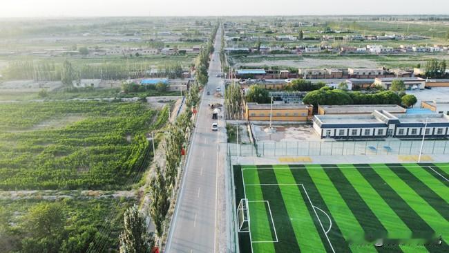 草湖市名字的由来。
 草湖市得名草湖镇，叫草湖，是因为当地自然风貌，早年这里水草