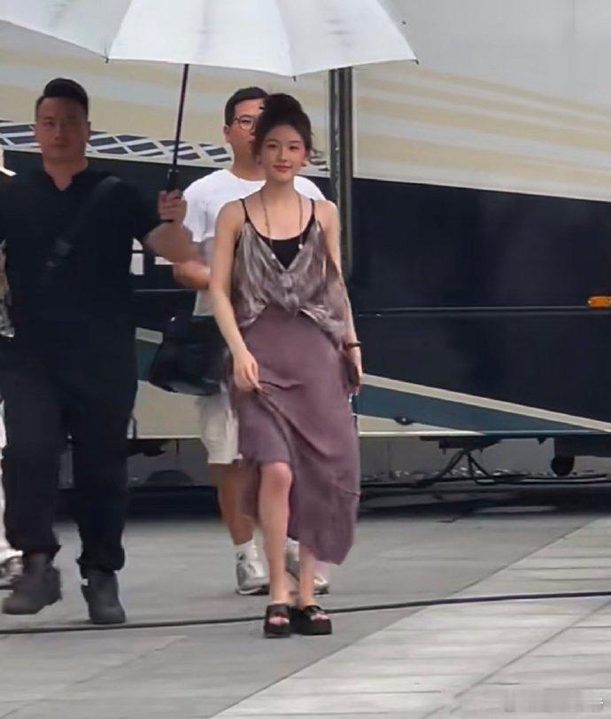 线下怎么跟大妈一样啊，不懂为啥这么搭配​​​