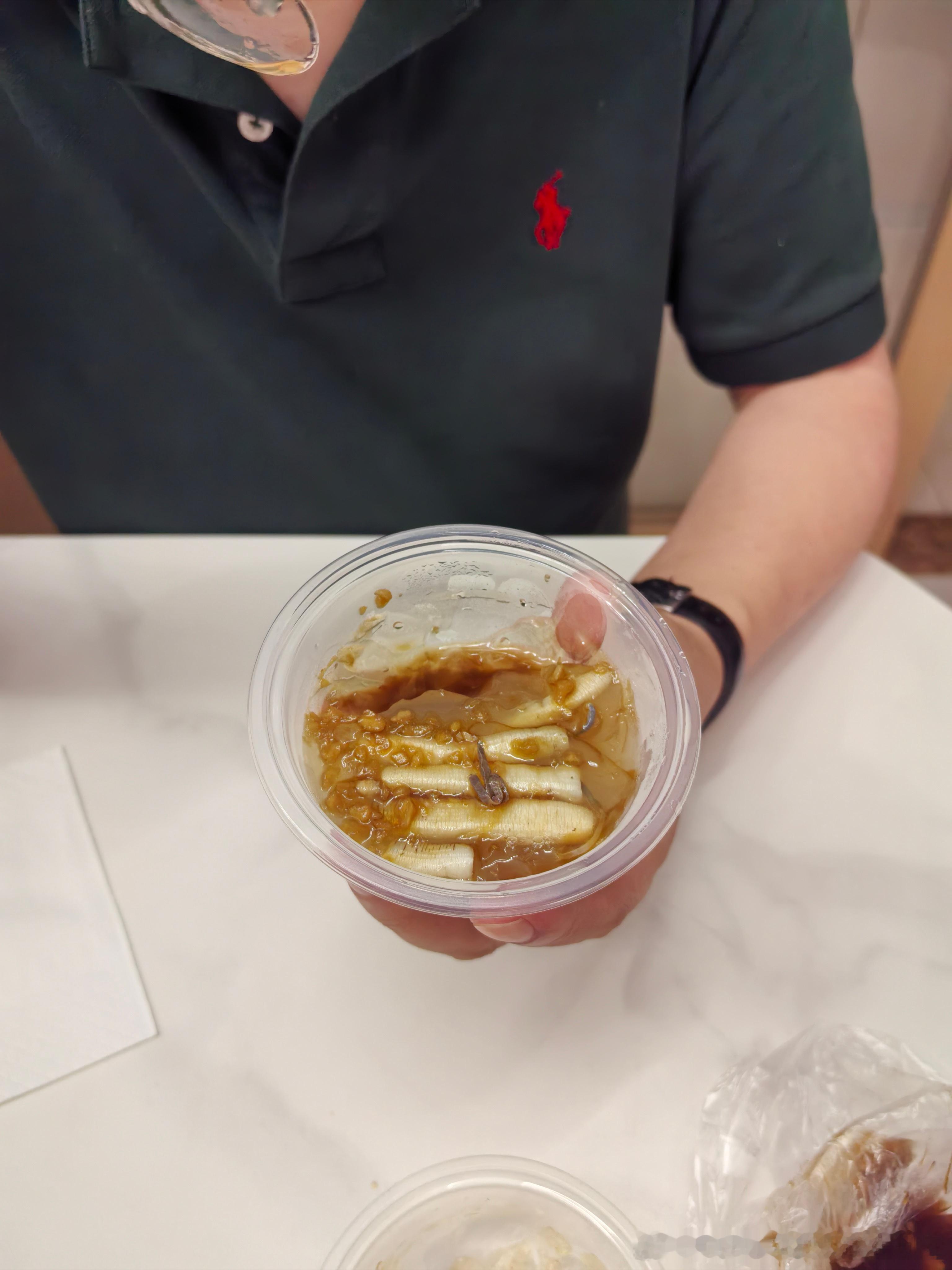 土笋冻 泉州安海的土笋冻，虫体比厦门的个头更大一些。你吃过吗？ ​​​