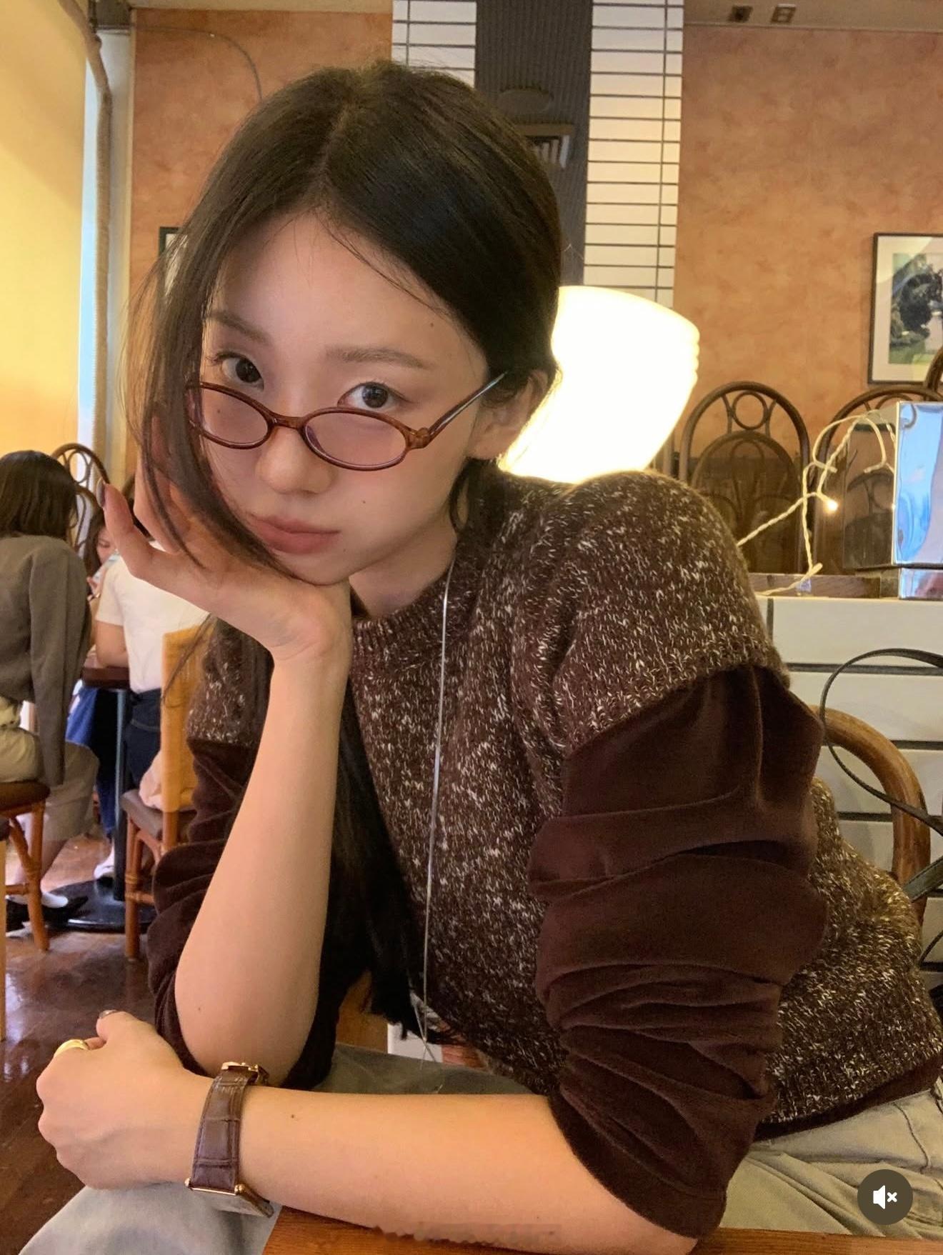 穿搭分享 连续更新第2611天韩国时尚女生日常搭配韩系穿搭超能新星汇新星v计划开