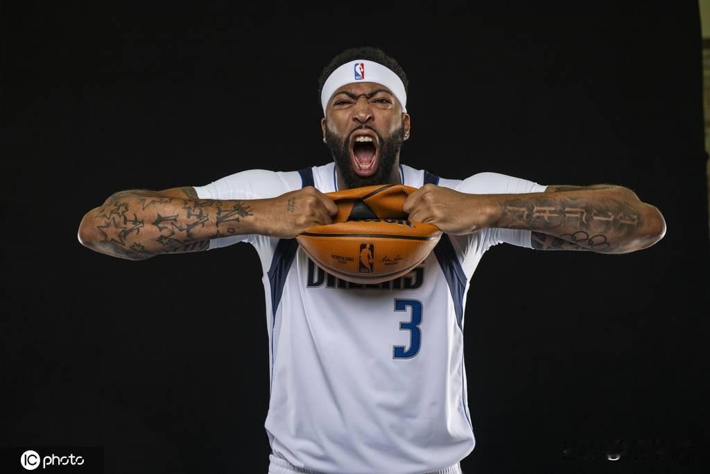 独行侠将和浓眉团队合作 决定是否在赛季中期交易

北京时间11月13日消息，来自