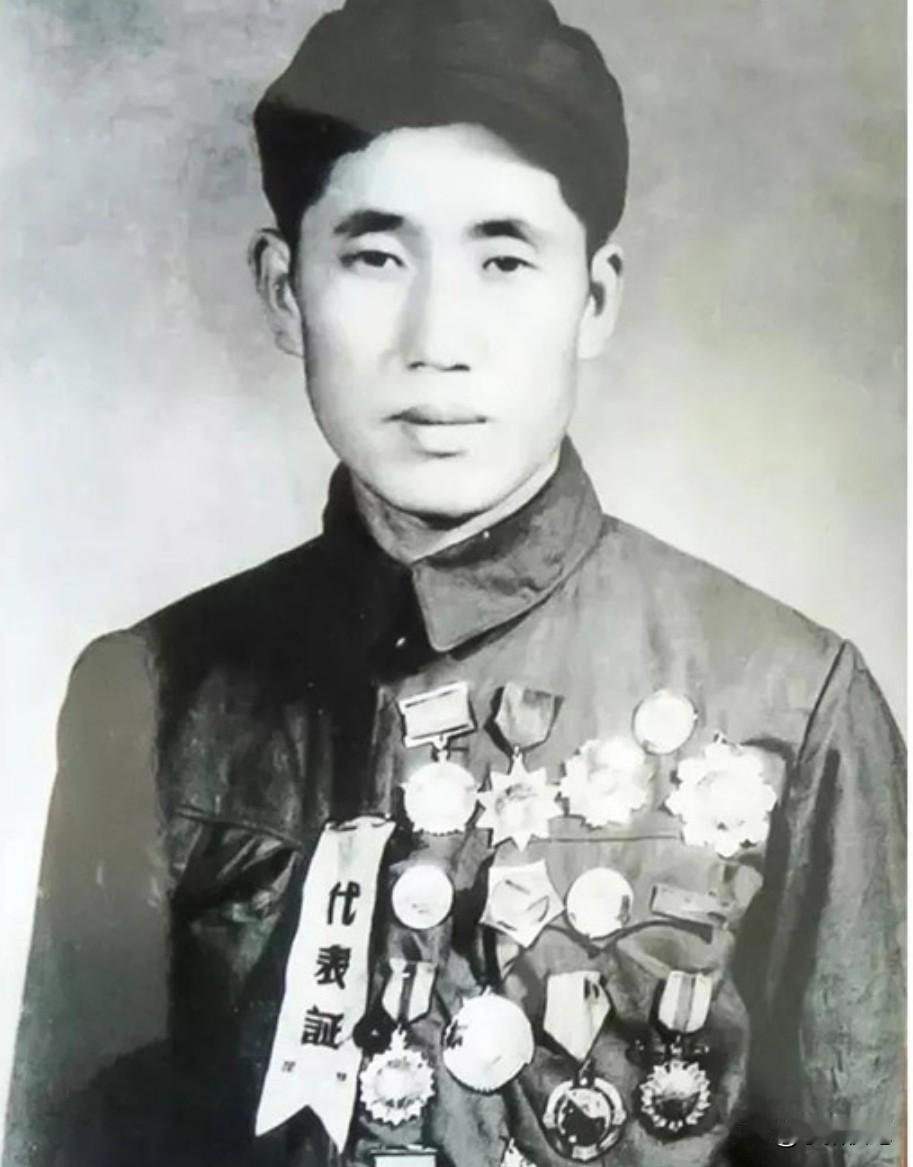 七分钟夺下美军吹嘘的铜墙铁壁，硬扛二十轮反扑死守高地，从解放战场英模成长为志愿军