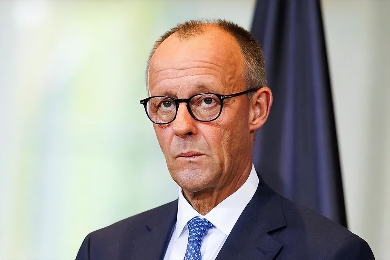 德国总理默茨在公开场合直接表态，美国在伊朗问题上的决策完全失当，不仅没有清晰战略