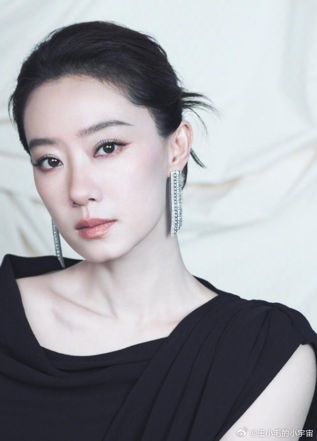 2021年女演员一番单片票房第一是贾玲的《你好，李焕英》，54亿票房，2022年
