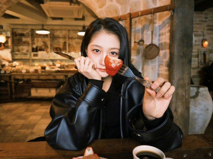 关晓彤关晓彤交换一下米兰库存 和晓彤交换一下库存照吧关晓彤米兰库存plog