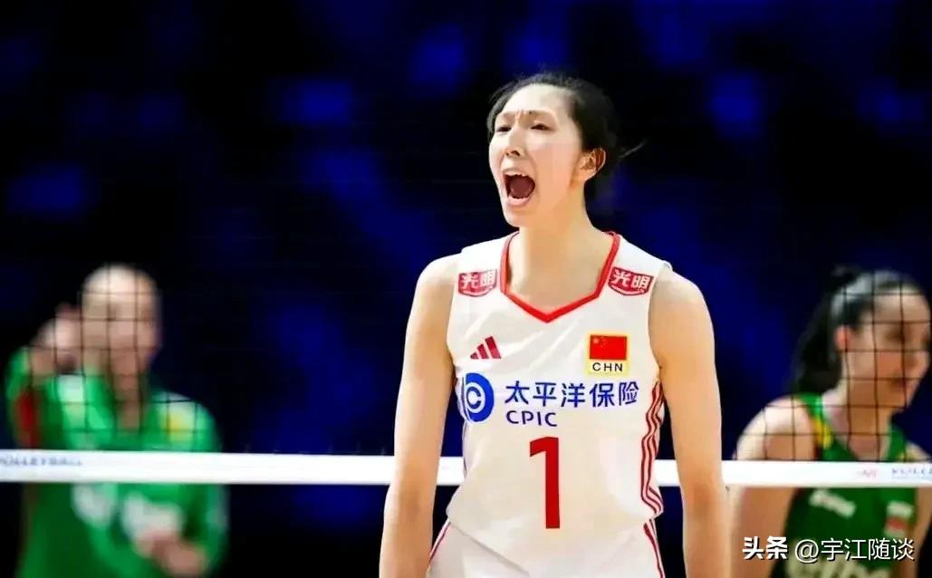 吴梦洁与李盈莹综合实力对比如下：

‌李盈莹‌：25岁，身高192CM；吴梦洁2