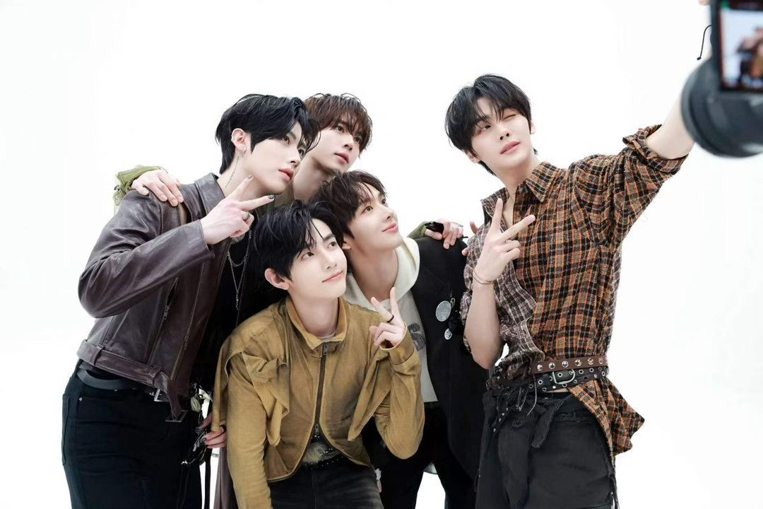 AND2BLE公开十场showcon巡演 章昊生日那天在澳门开showcon，这