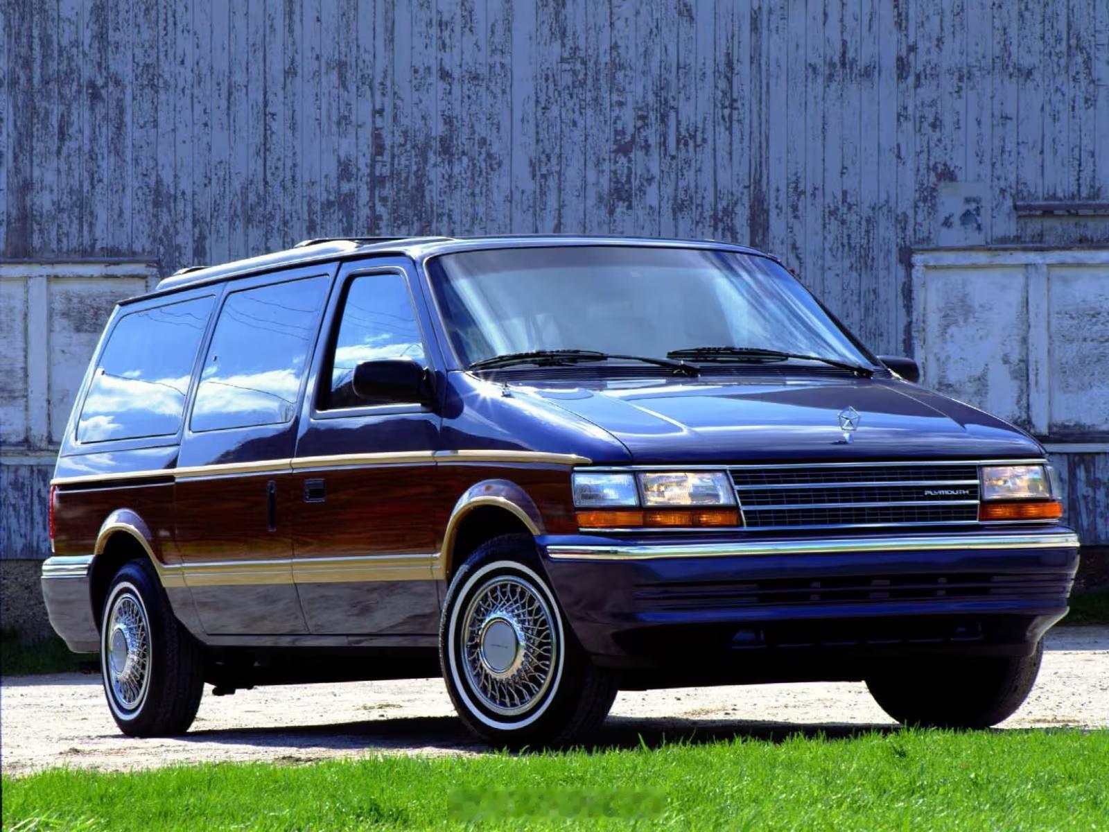 用老旧燃油车重新发明四轮转向MPV，你别说，成本还挺低的MPV