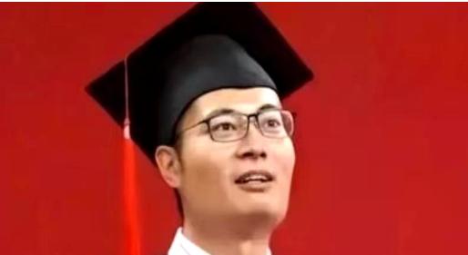 北大博士王永强移民美国20年不回家，母亲病危呼唤，他只回7个字。
 
2019年