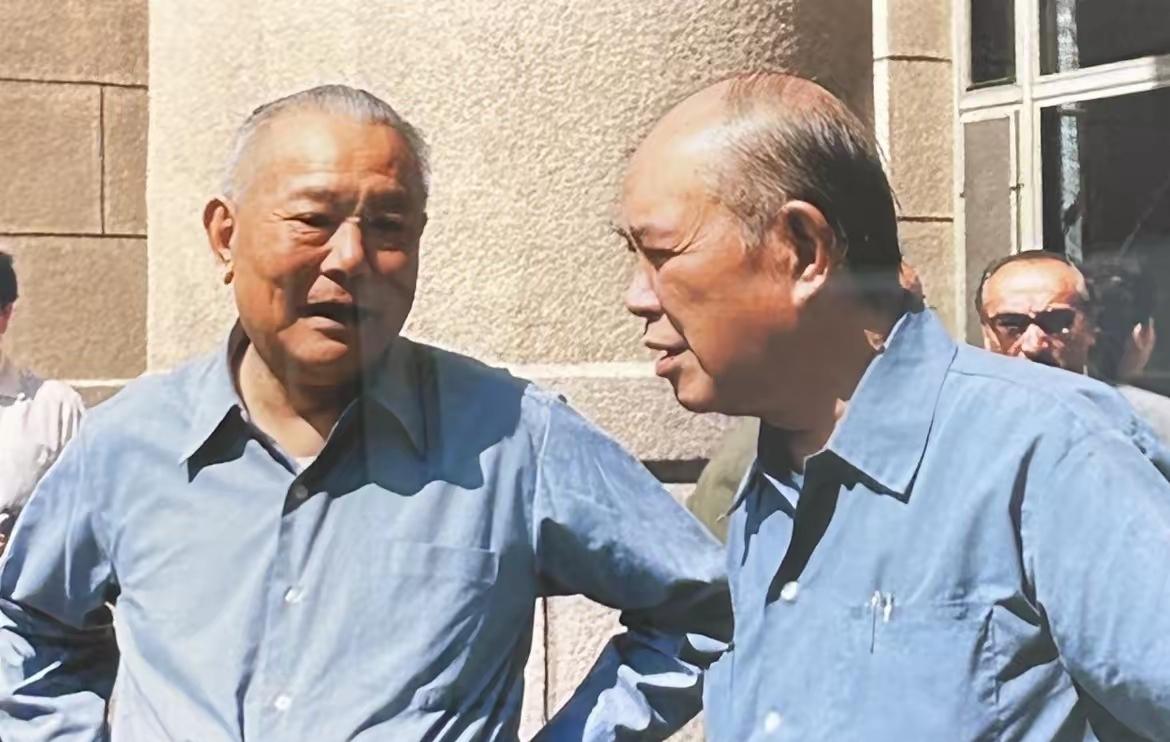 1982年李先念与姚依林共事的历史背景与意义
 
1982年9月，李先念与姚依林
