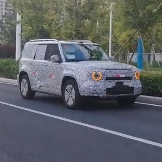 圆灯版的新能源汽车﻿