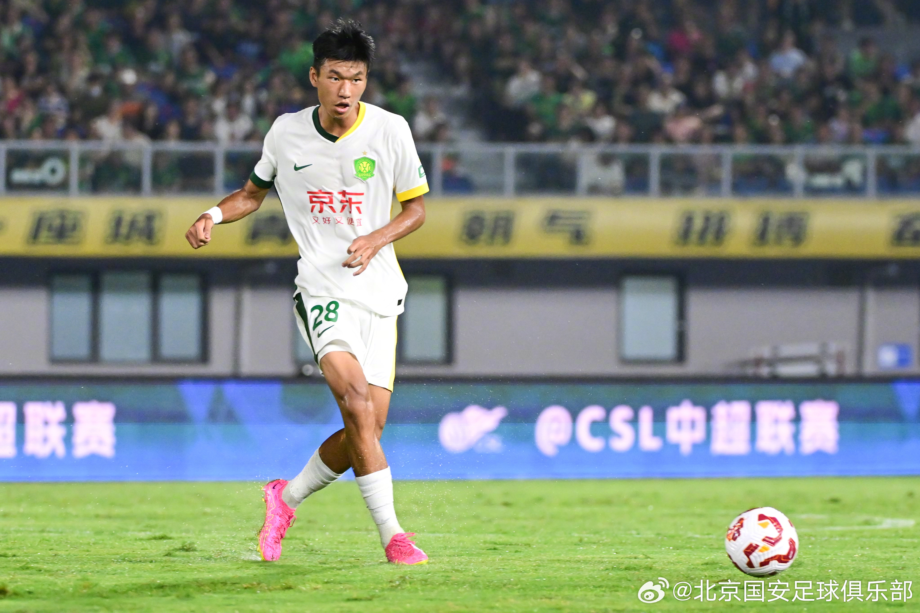 经北京国安足球俱乐部与佛山南狮足球俱乐部协商一致，球员李睿跃租借加盟佛山南狮，租