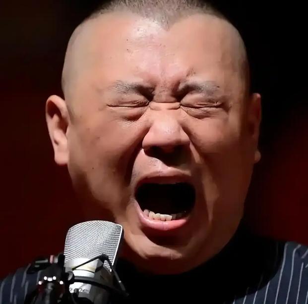 郭德纲武汉演出事件后首次发文，耐人寻味的地方在于：外界还在议论他的风波，他却把话