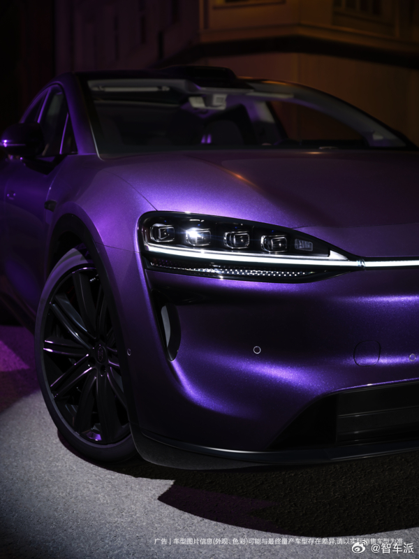 智界R7 896线双光路图像级激光雷达配置，官方建议零售价为25.98万元起；智