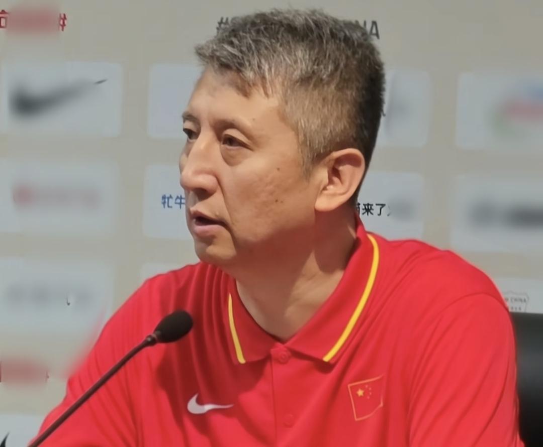 中国男篮赢球却高兴不起来，打格鲁吉亚全队只有2次助攻。贺希宁一次助攻，李弘权一次