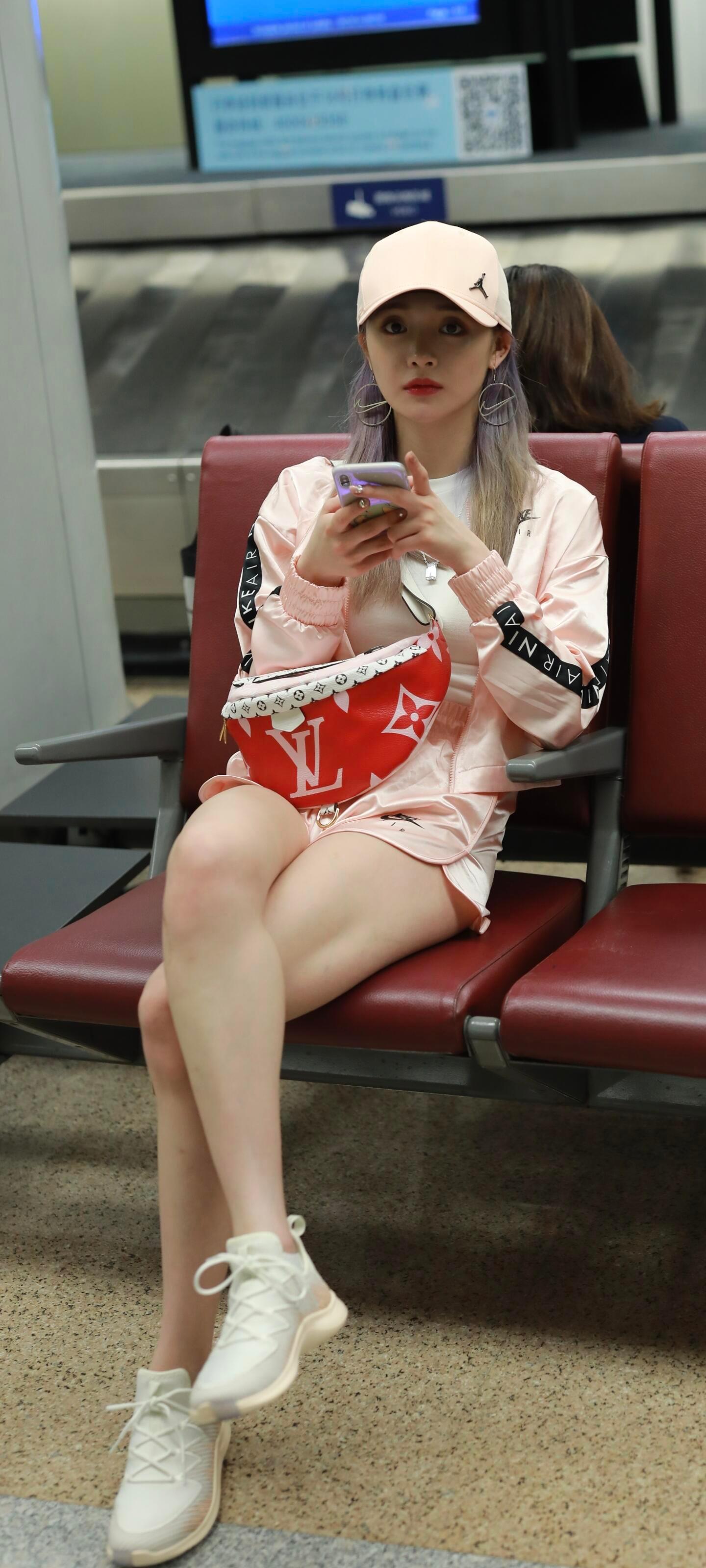 周洁琼 x 机场私服穿搭路透[期待] ​​​