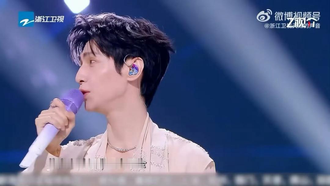 罗云熙自曝小时候五音不全天赐的声音天赐录制走心片段，罗云熙自曝小时候唱歌跑调五音