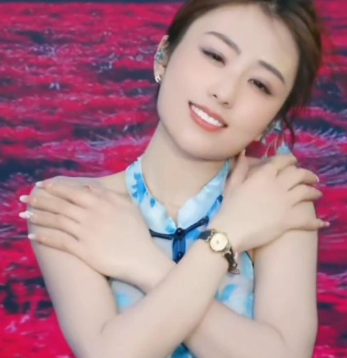 如果一个女人给不了你这些，就不要再爱了。中年女性情感观 
我表哥上周离婚了，结婚