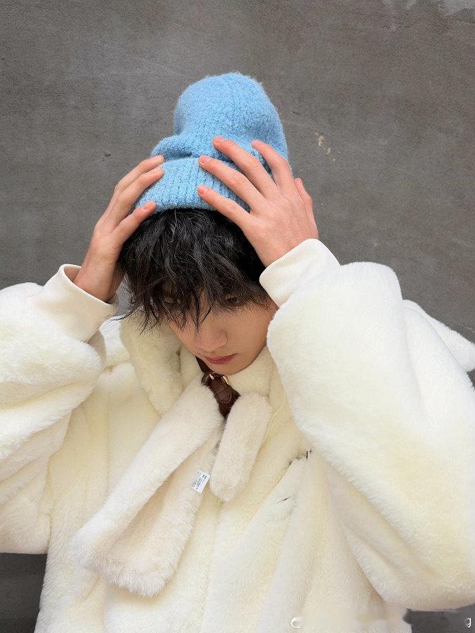 李煜东不敢接女同学的球  这个李煜东咋又好笑又可怜呢，豆德满分我们东子