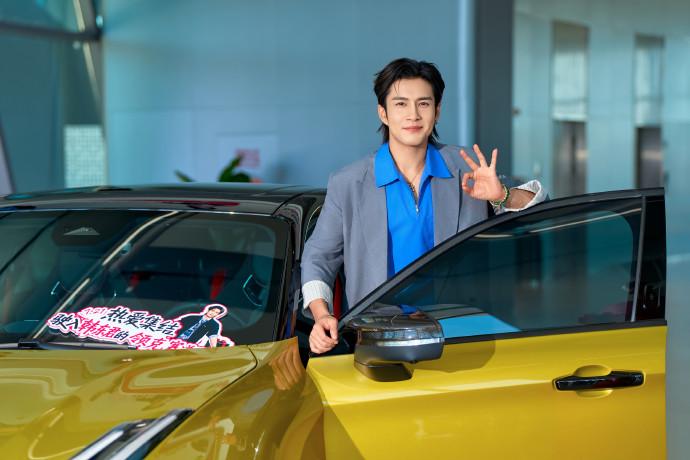 演员韩东君这赛季正式加盟领克捷凯车队，也是领克品牌汽车运动大使！原以为能够大展拳