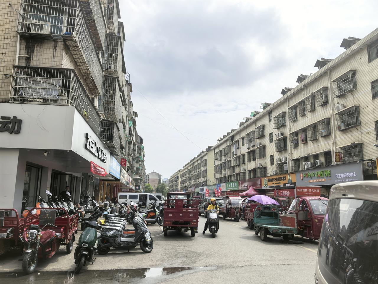 50块钱纠纷闹到报警，我三句话让商户服软，最后谁都没要这钱。

前两年在市场里，