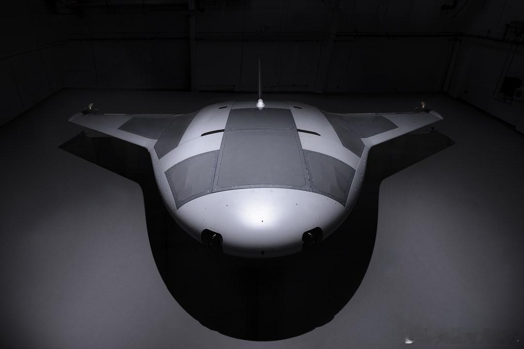 【#兵器欣赏#：#军事科技#  美国诺格公司 “蝠鲼”（Manta Ray）无人