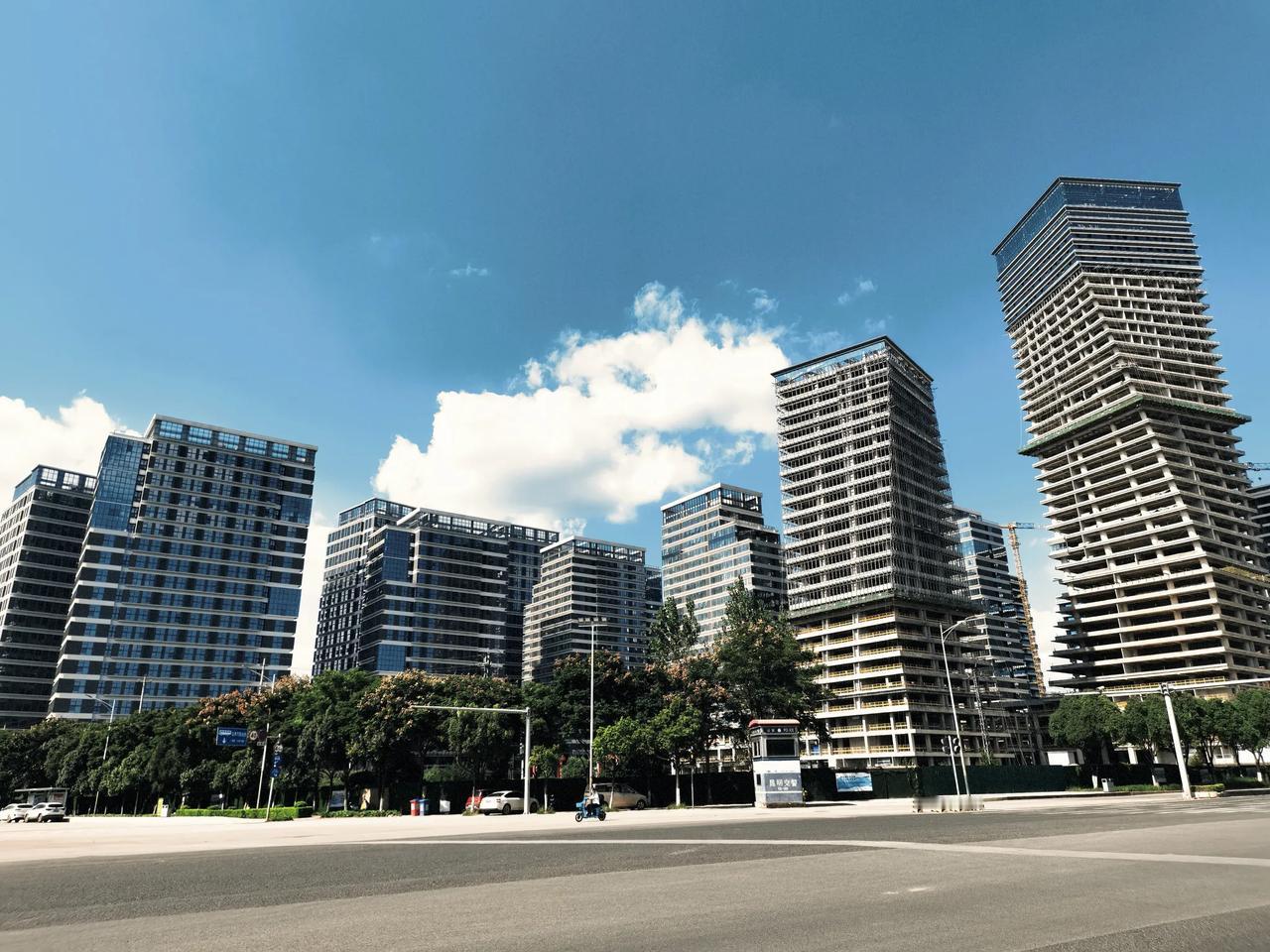 盘龙区的这几个项目都是一个性质的，都是惠居保障性住房，只是一个地块比一个地块的产