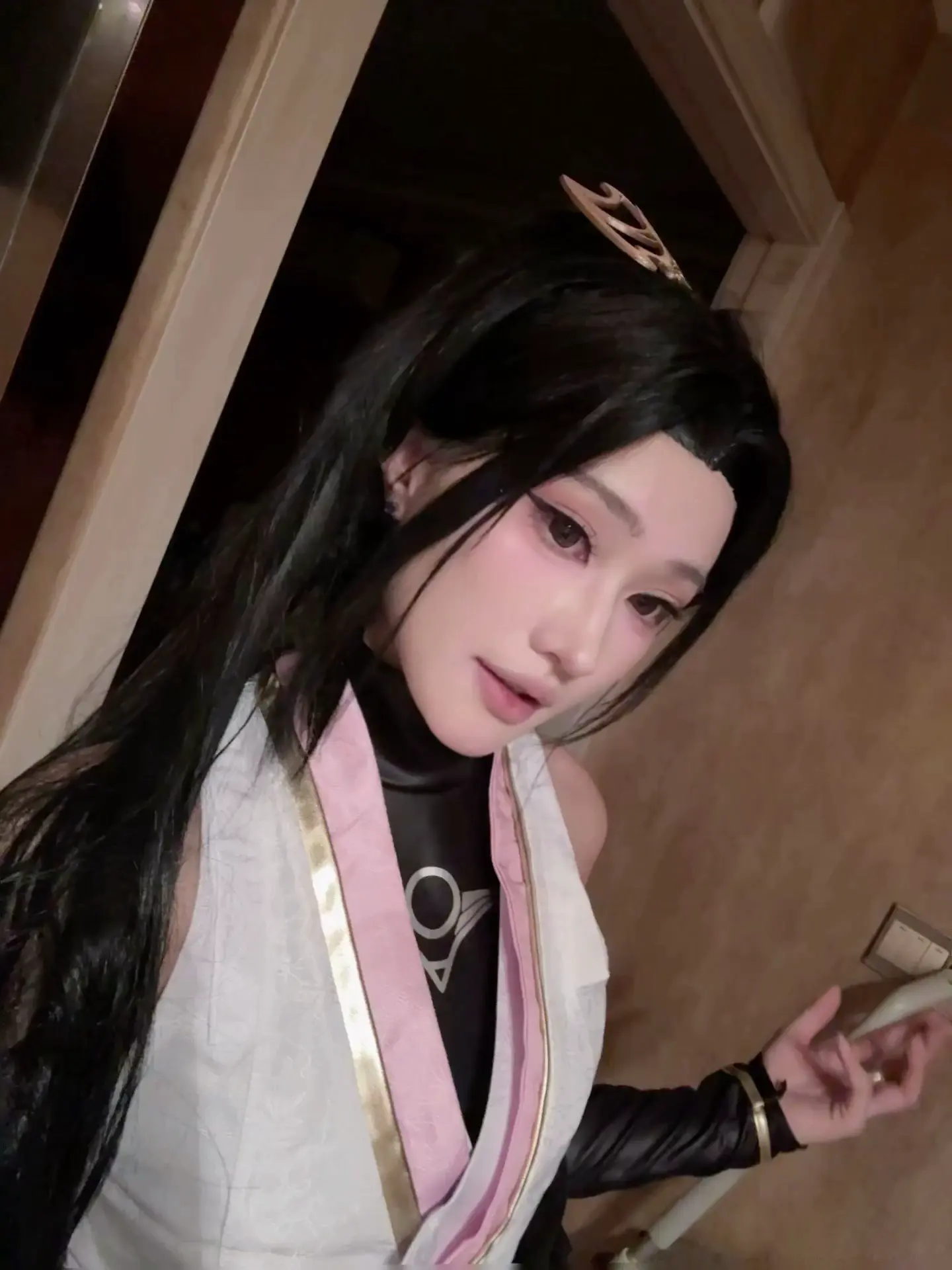 如果我是她的话 我不会指责你的自卑内向 而是会努力引导鼓励你去主动分享...