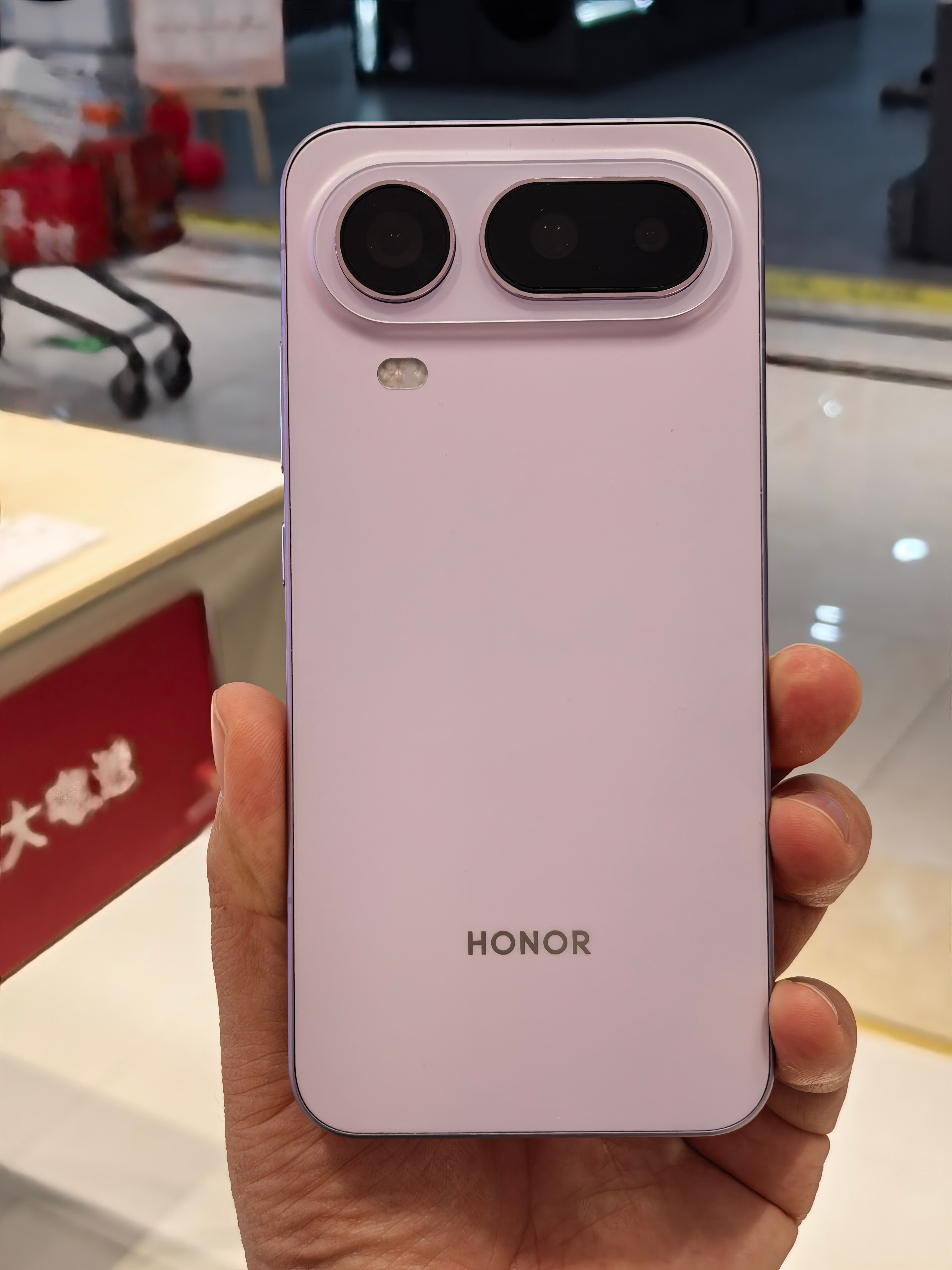 紫色和黑色的荣耀Magic8 Pro Air也很好看。 