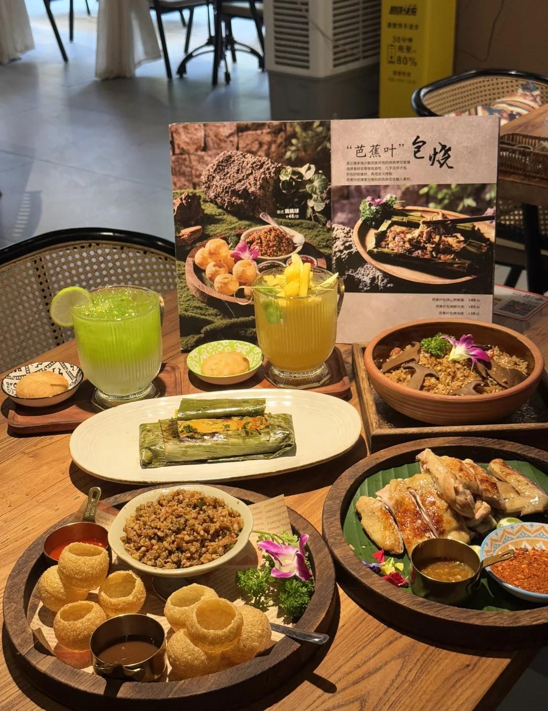广州四海城。。好chill又好吃的云南菜😻
在南村万博四海城～环境贼好！
拍照