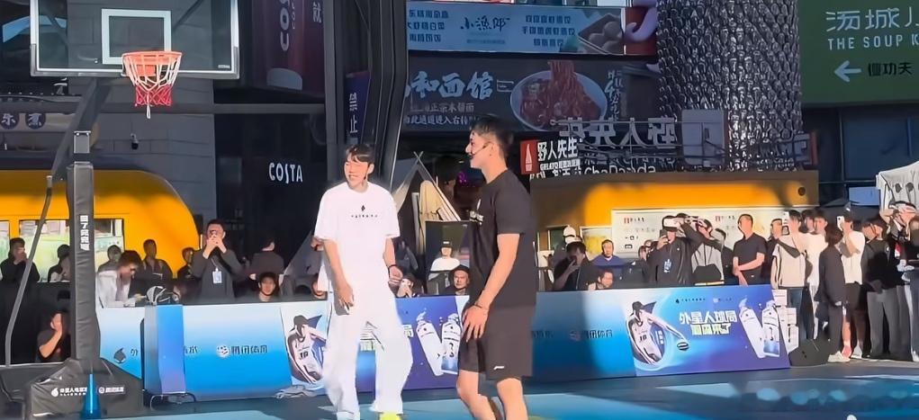 杨瀚森小时候外号大头杨瀚森小时候外号大头，这个真的是没有想到啊，杨瀚森北京见面会