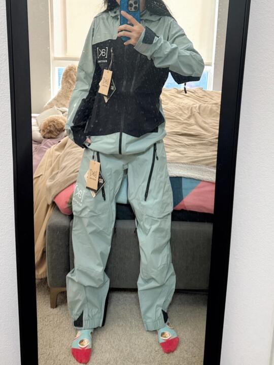 不是你们怎么都不提Burton Tuvak这么薄啊
