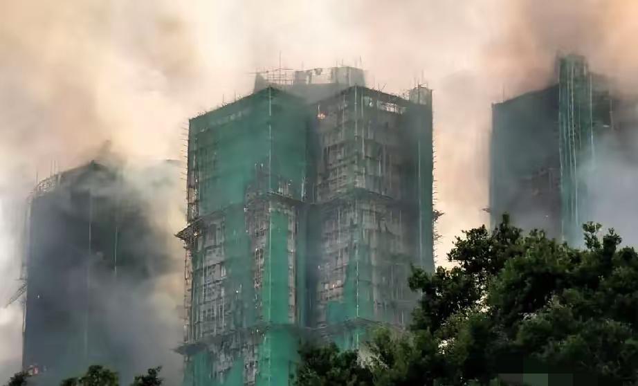 香港人为什么用竹子做脚手架？不是因为香港人环保！也不是因为香港人穷！更不是因为香