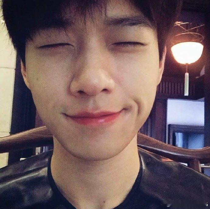 魏大勋杨迪复制粘贴跳Disco魏大勋杨迪的双人 Disco 太绝，默契拉满、卡点