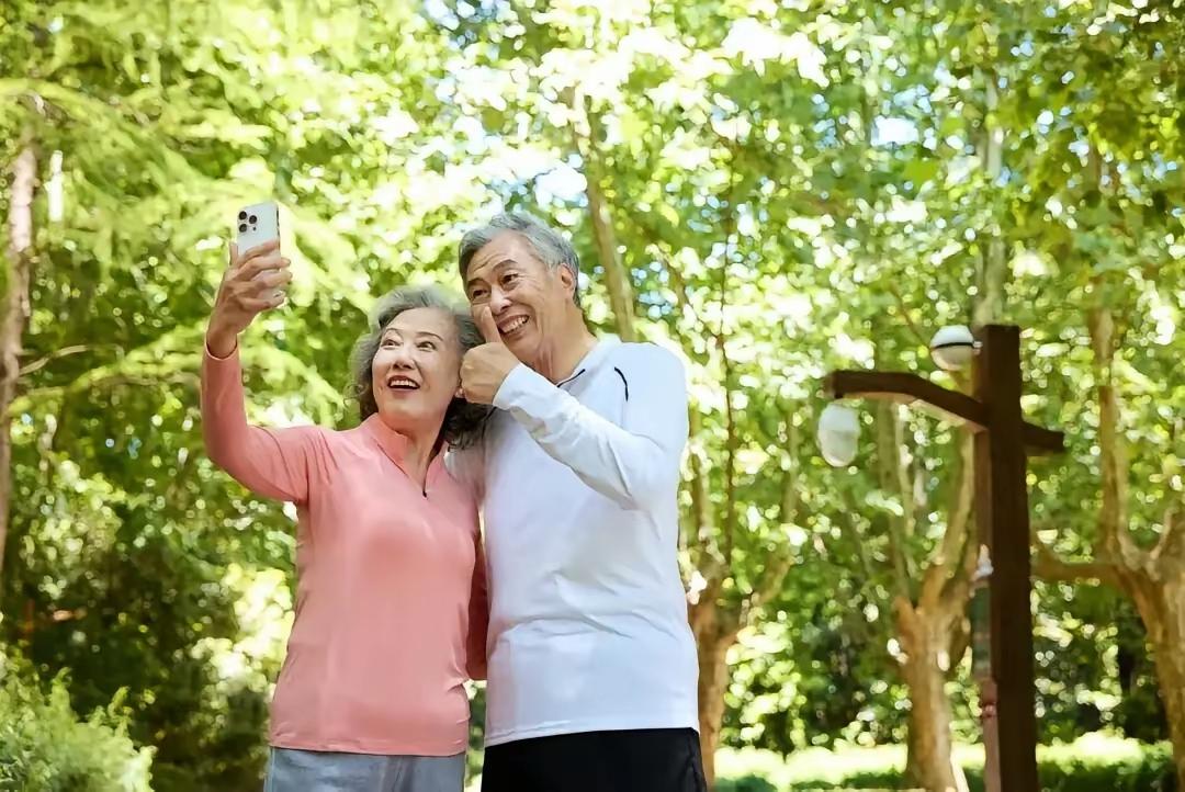 情人之间分开了还能继续做朋友吗

情人之间分开了是否还能继续做朋友，这是一个颇具