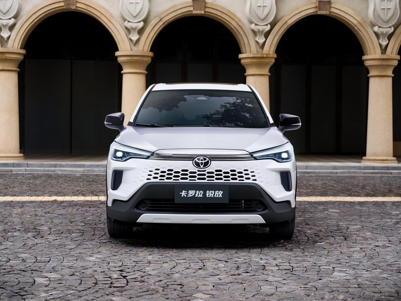 说起年底的快乐，以前是抢到回家的票，现在是开着车，随时能带老婆孩子回娘家。这种变