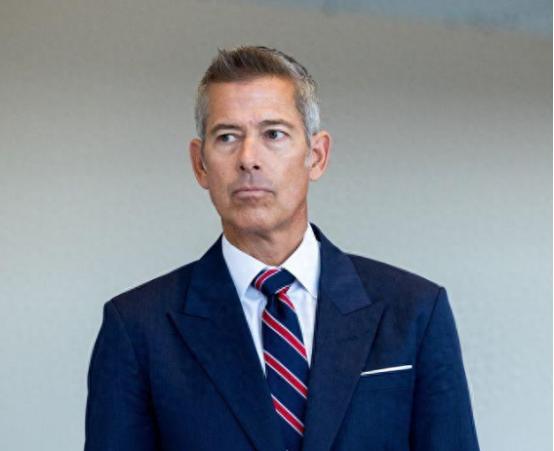 看到一条新闻，后背直发凉。美国交通部长居然公开说，如果情况再没有好转，他们可能被