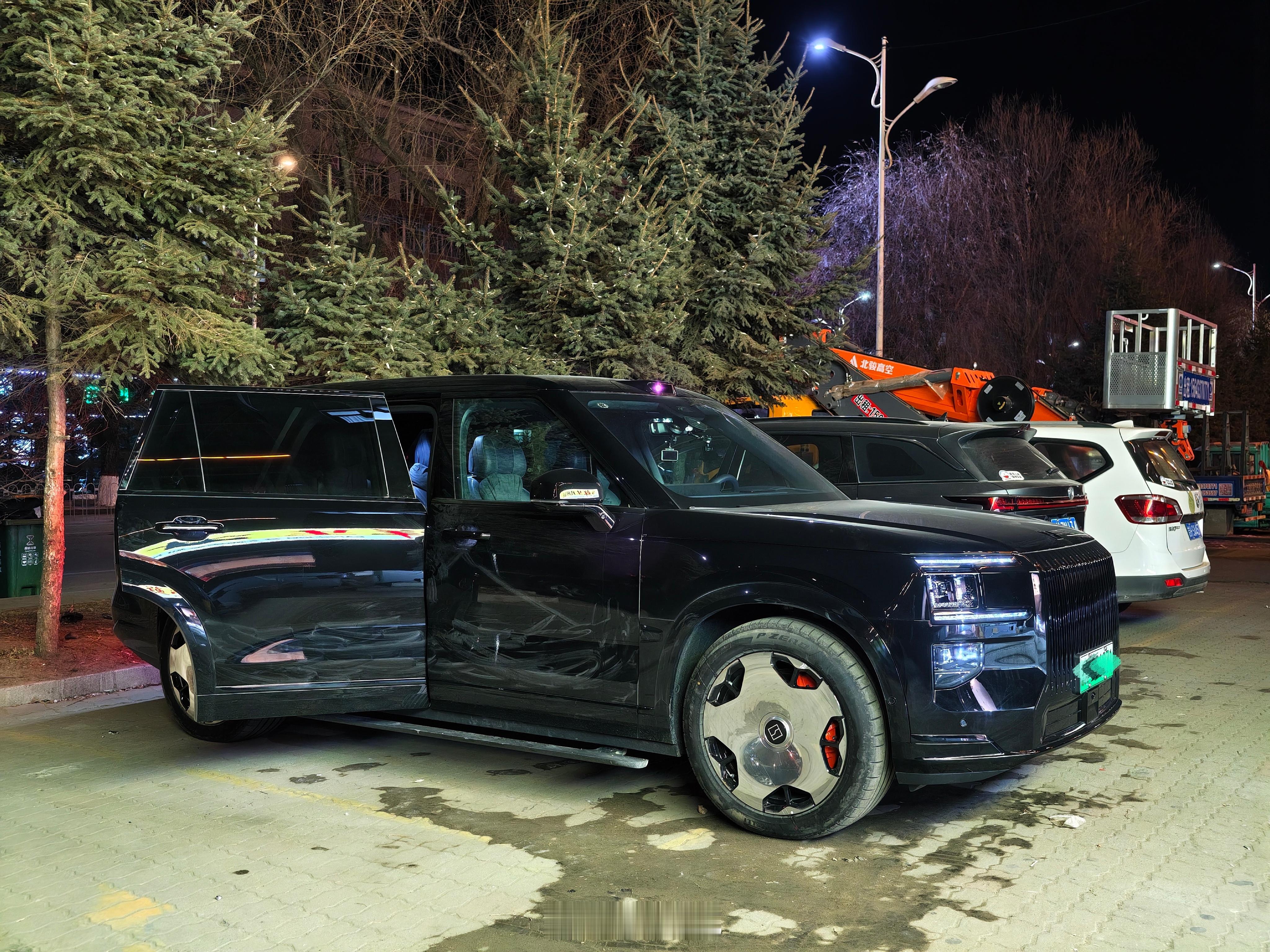 等着我过一个PPT然而其他人还没吃过饭，作为唯一一个没喝酒的我，还不好直接开车离