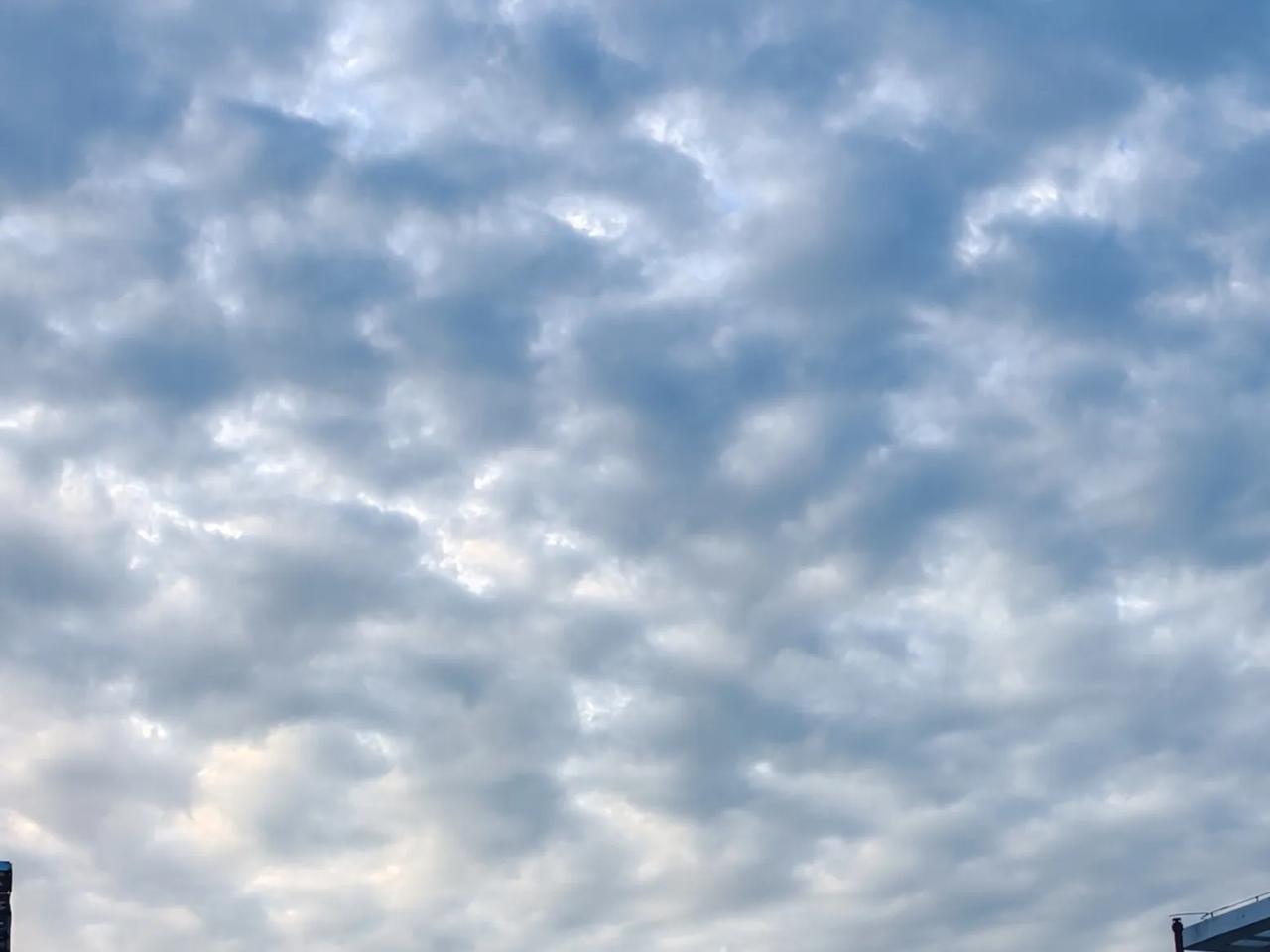 海上的雲