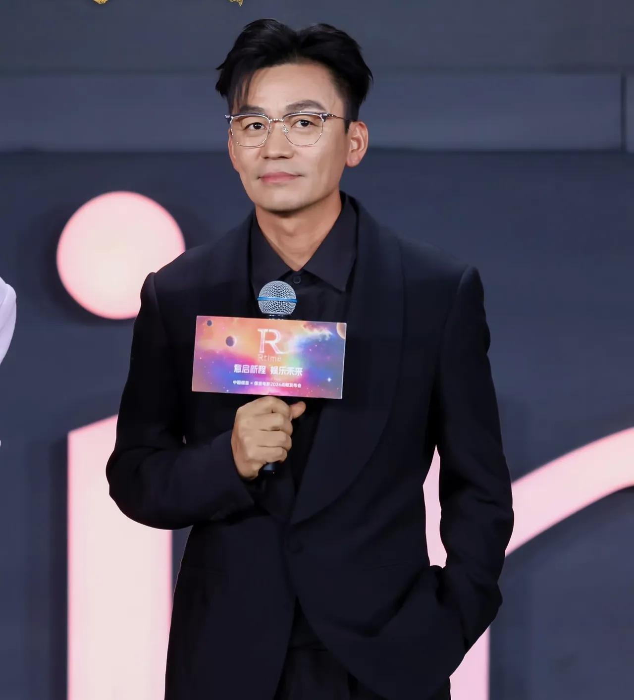 真的心疼王宝强，同台入围的演员都有票数，他为何一票未得？
萨日娜拿下最佳女配，我